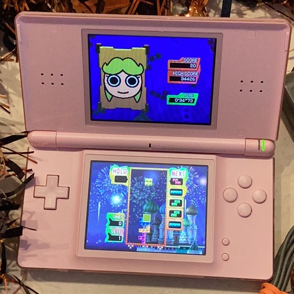 Nintendo DS Lite Console & Charger Coral Pink Handheld & Tetris Party DS Game - Picture 2 of 16